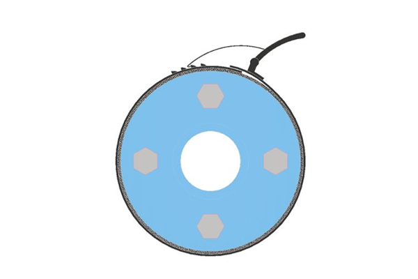 Illustration på hur man installerar Spray Control runt en fläns